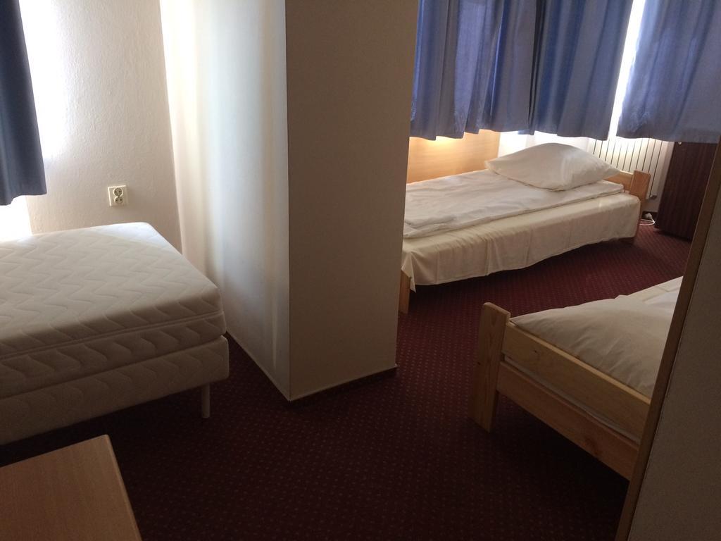 Rezydencja Parkowa Hotell Warszawa Exteriör bild