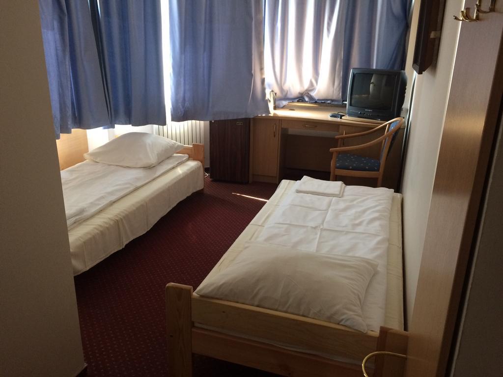 Rezydencja Parkowa Hotell Warszawa Exteriör bild